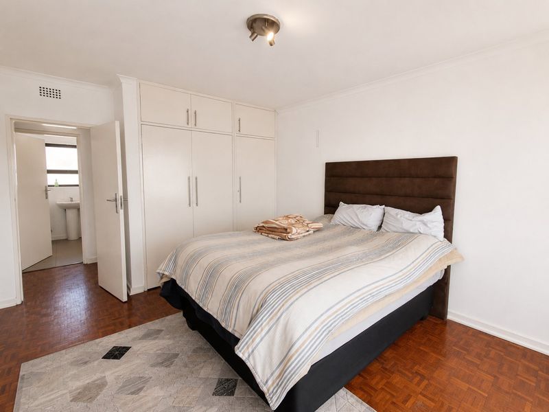 Top floor Edenvale flat with lift access - Photo 9