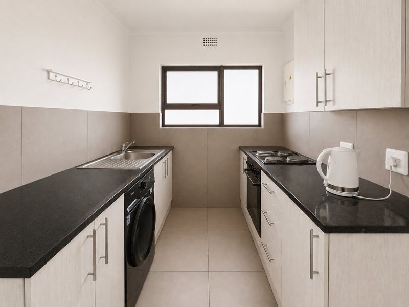 Top floor Edenvale flat with lift access - Photo 6
