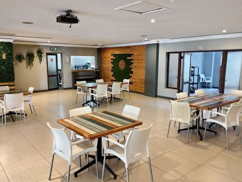 2 Bedroom Apartment in Jukskei Park - Photo 8