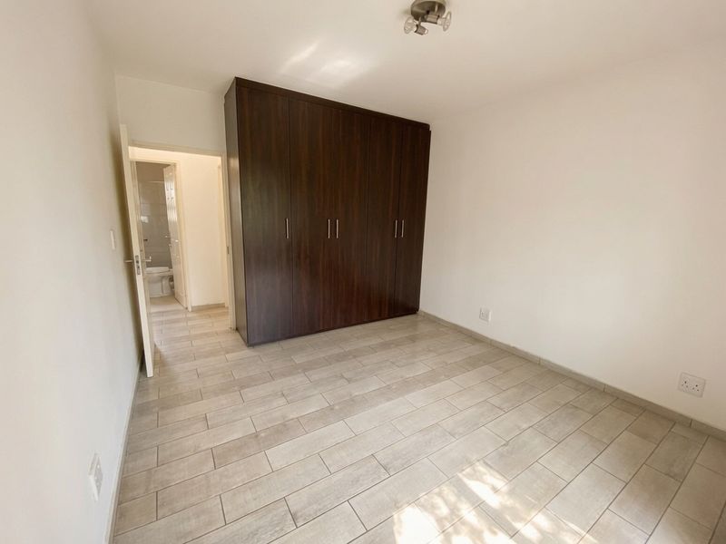 2 Bedroom Apartment in Jukskei Park - Photo 6