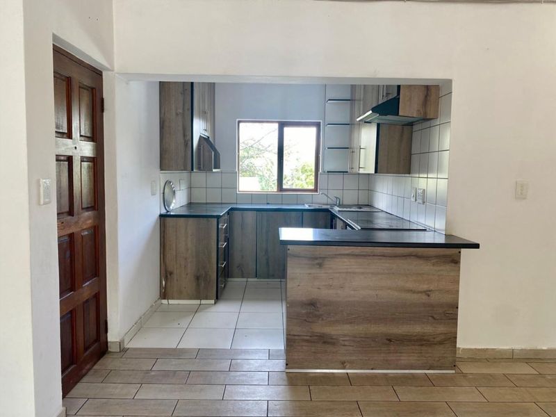 2 Bedroom Apartment in Jukskei Park - Photo 5