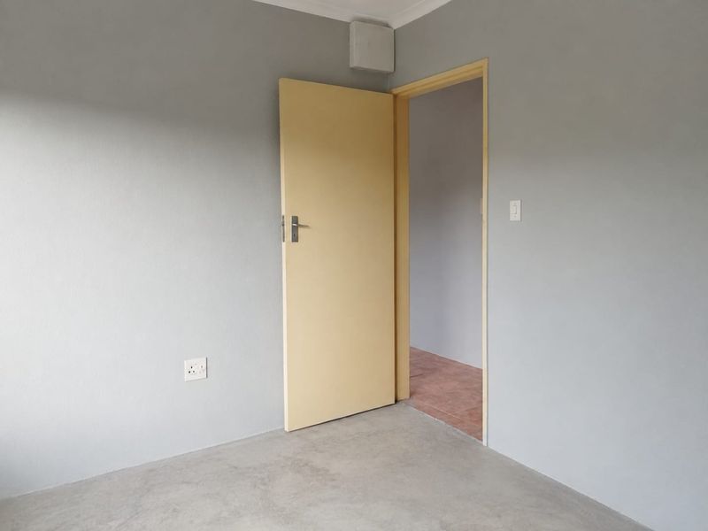 Cosmetically Update 2 bedroom in Vosloorus x4 FOR SALE - Photo 7