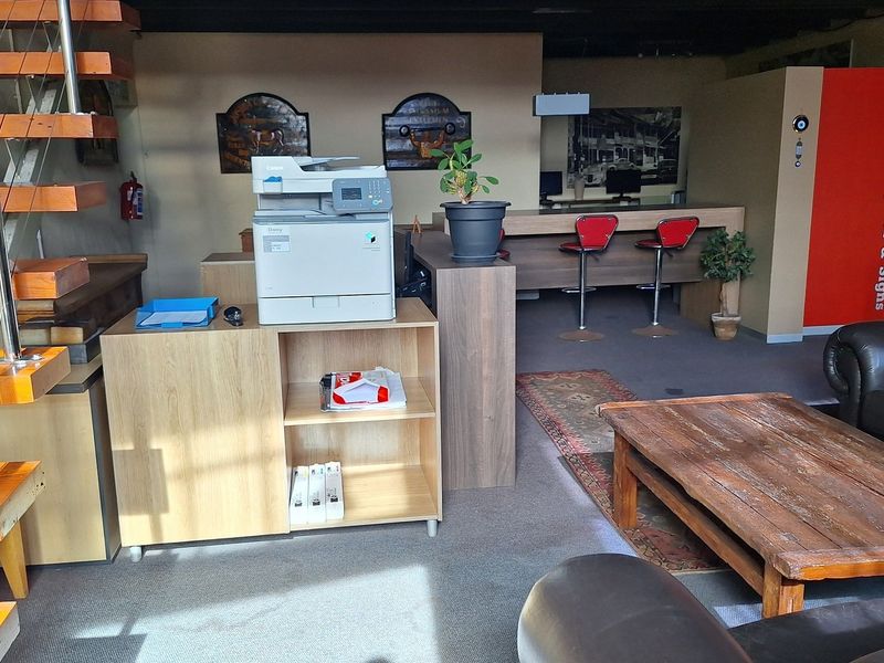 MULTIPURPOSE OFFICE OR STUDENT ACCOMMODATION - Photo 3