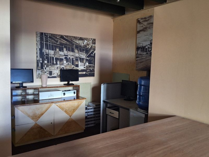 MULTIPURPOSE OFFICE OR STUDENT ACCOMMODATION - Photo 8