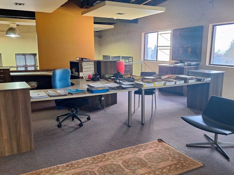 MULTIPURPOSE OFFICE OR STUDENT ACCOMMODATION - Photo 7