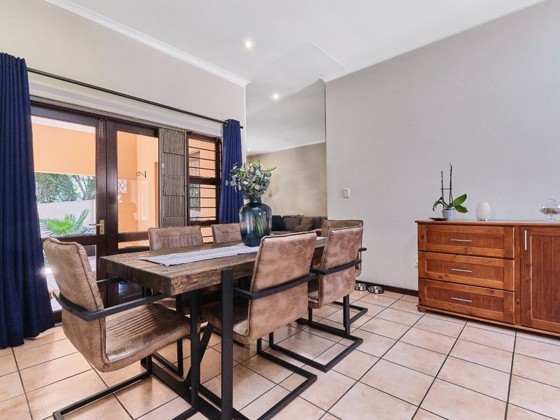 3 Bedroom Cluster in Bryanston - Photo 3