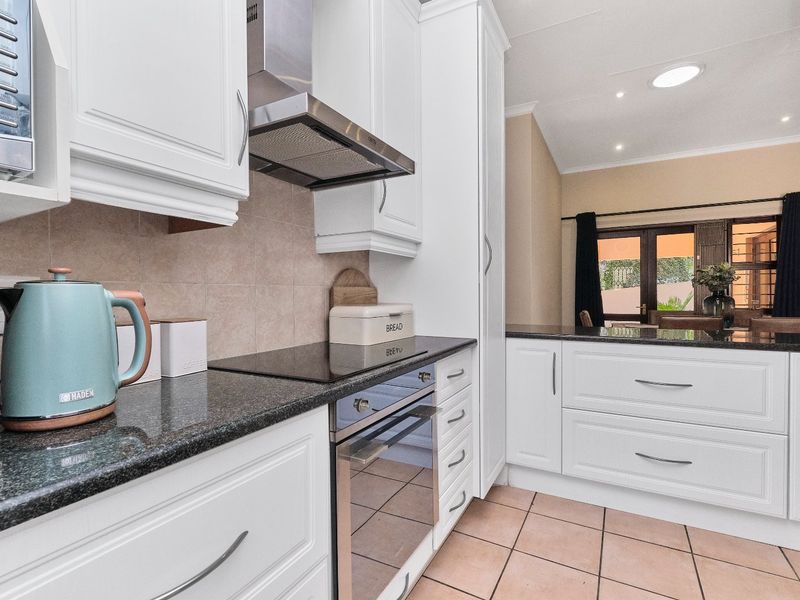 3 Bedroom Cluster in Bryanston - Photo 7