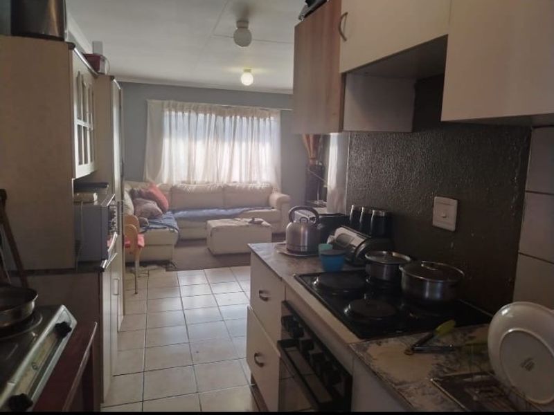 2 Bedroom Apartment For Sale in Kempton Park - Photo 5