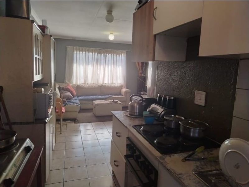 2 Bedroom Apartment For Sale in Kempton Park - Photo 7