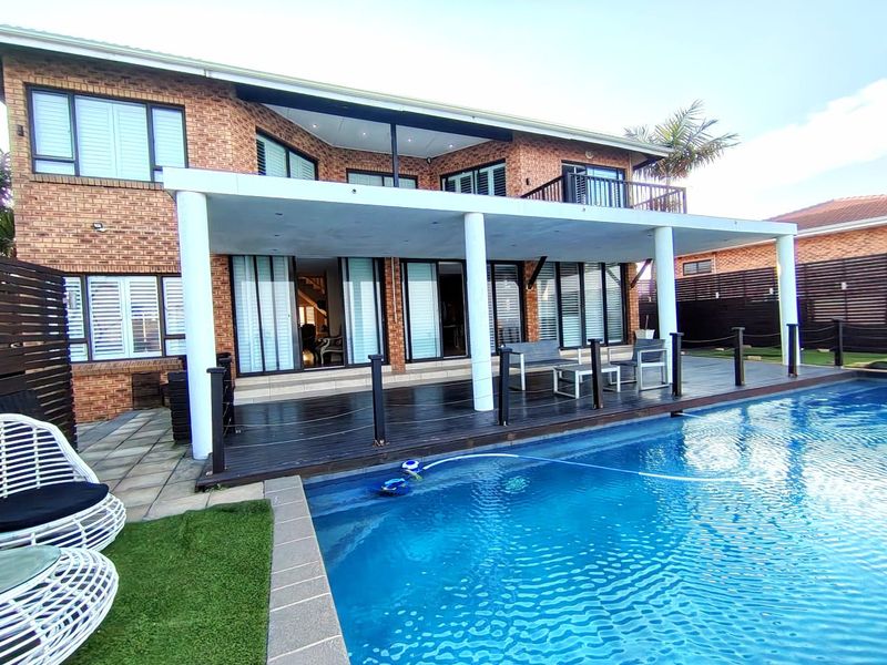 605 Marine Drive, Ocean View R3,999,999 - Photo 1