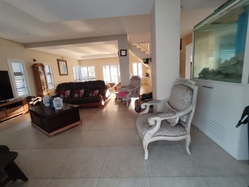 605 Marine Drive, Ocean View R3,999,999 - Photo 5