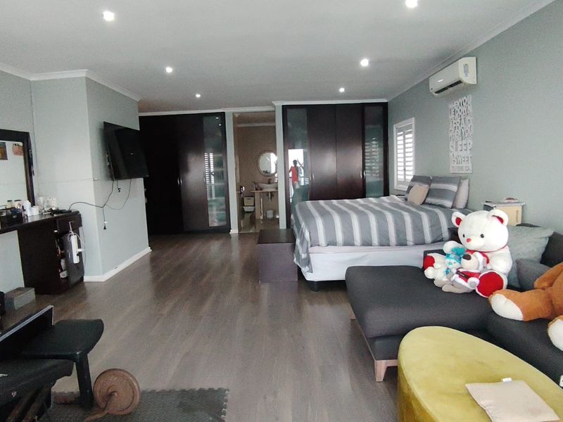 605 Marine Drive, Ocean View R3,999,999 - Photo 10