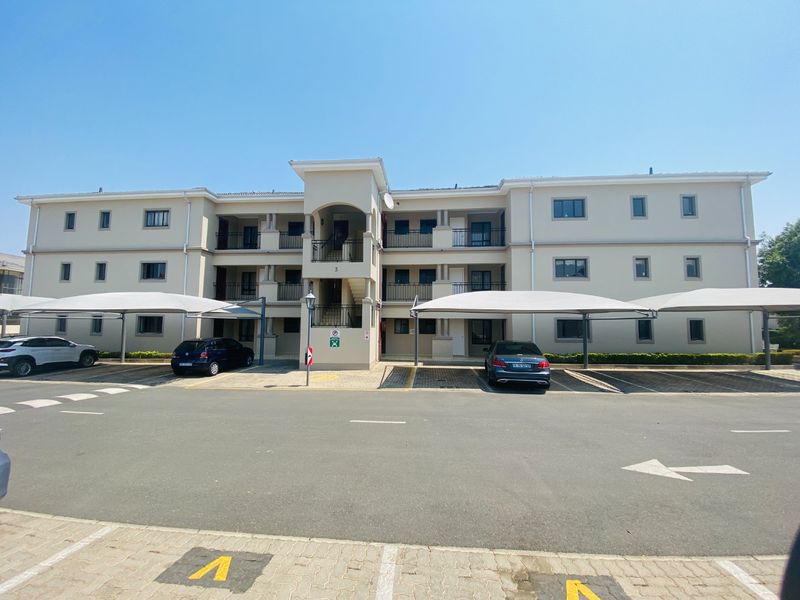 A Lovely 2 Bedroom Apartment for Sale in Summerset - Photo 1