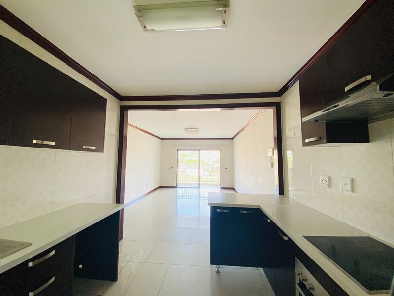 Modern 2 Bedroom Apartment for sale in Summerset - Photo 5