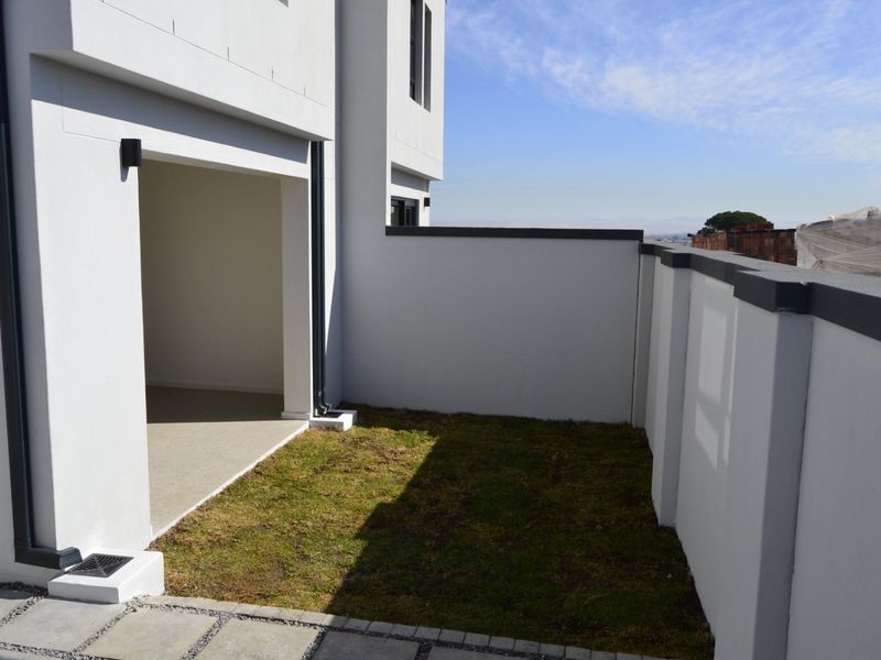 Modern Family Living in Mzuri Estate – No Transfer Duty - Photo 8