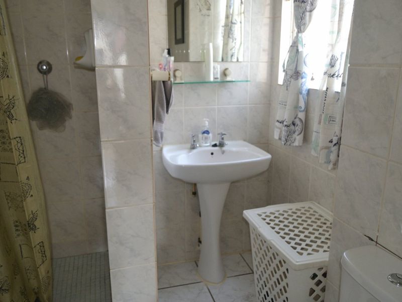 Spacious & Secure 2-Bedroom Flat – A Perfect Place to Call Home! - Photo 10