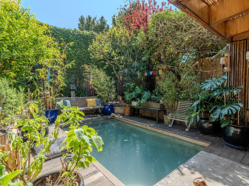 Rare Gem of a semi-detached 3-bed Victorian home in Prime Chelsea, Wolfe street - Photo 5