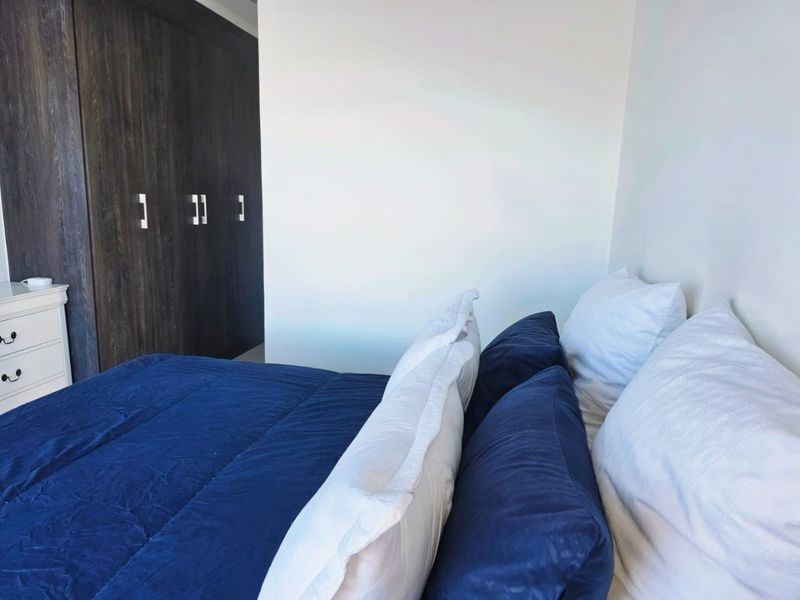 Furnished 1 Bedroom Apartment in The Sandown, Bloubergstrand - Photo 8