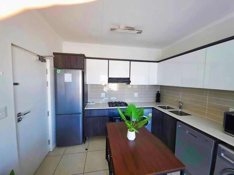 Furnished 1 Bedroom Apartment in The Sandown, Bloubergstrand - Photo 5
