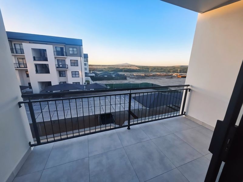 Modern 2-Bedroom Apartment in Suikerbos Estate - Photo 1