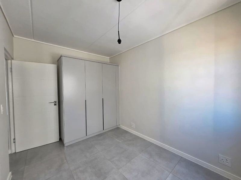 Modern 2-Bedroom Apartment in Suikerbos Estate - Photo 10