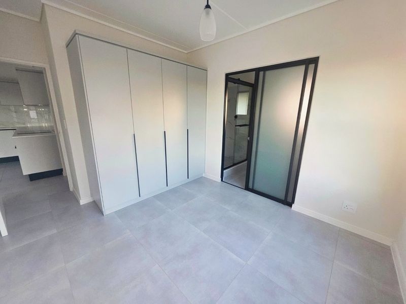 Modern 2-Bedroom Apartment in Suikerbos Estate - Photo 9