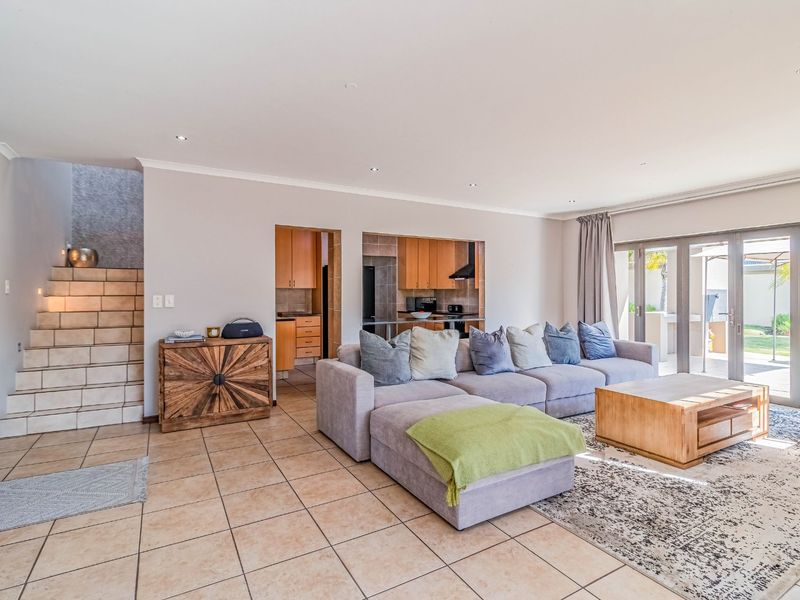 Stunning Family Home for Sale in Sovereign Park Estate | Bedfordview | Opposite Reddam School - Photo 4