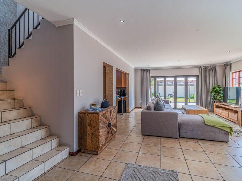 Stunning Family Home for Sale in Sovereign Park Estate | Bedfordview | Opposite Reddam School - Photo 3