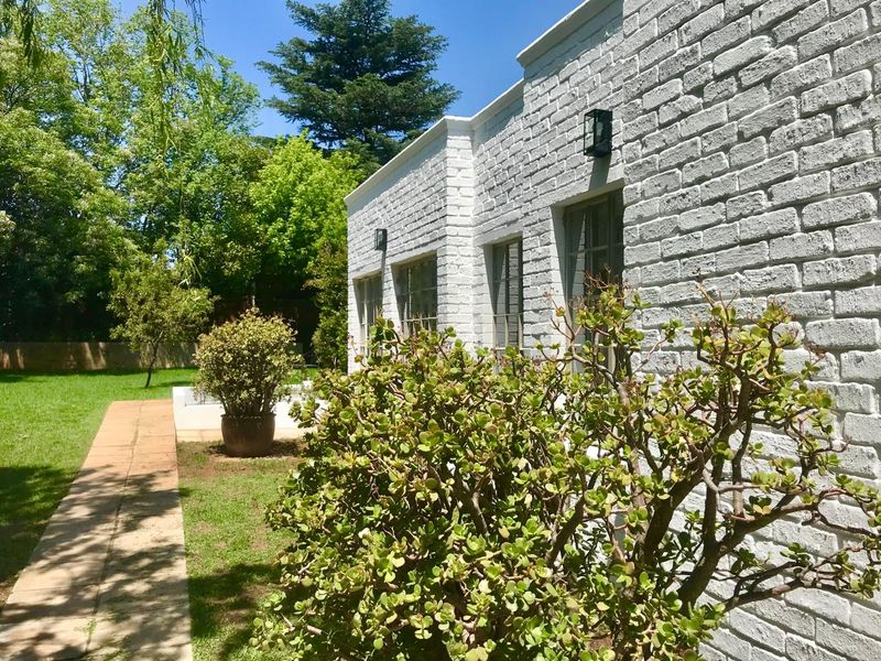 Charming 1-Bedroom Cottage to Rent in Observatory - Photo 1