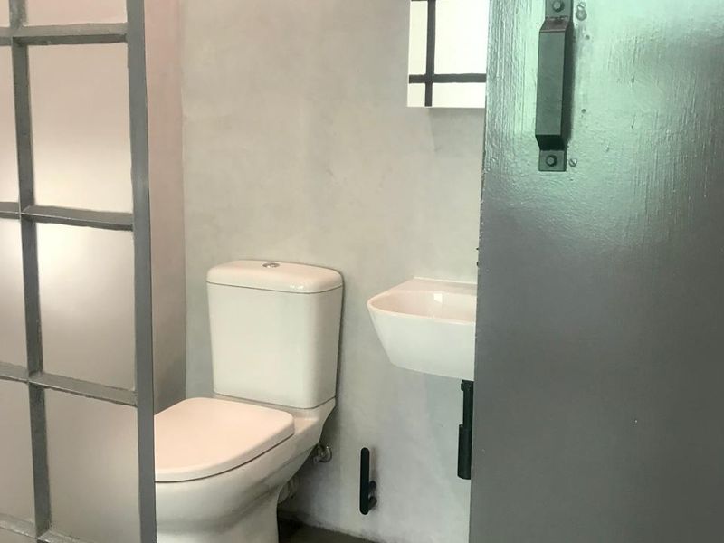 Charming 1-Bedroom Cottage to Rent in Observatory - Photo 8