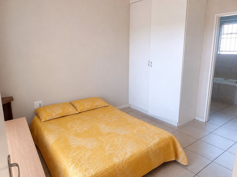 Secure Top Floor Apartment with Scenic Views and Private Balcony - Photo 7