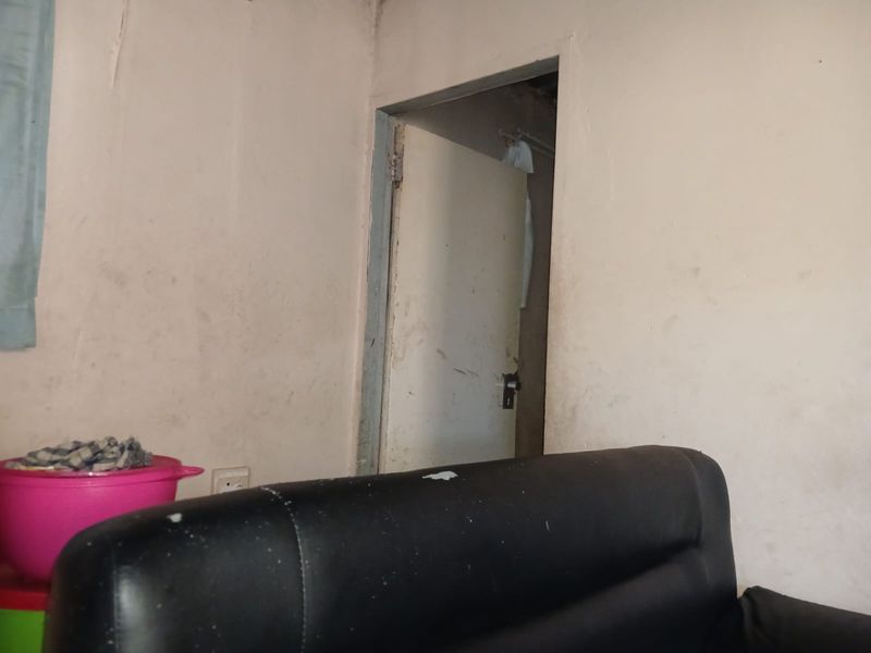 2 Spacious bedrooms house in Freedom Park Gauteng  - Photo 5