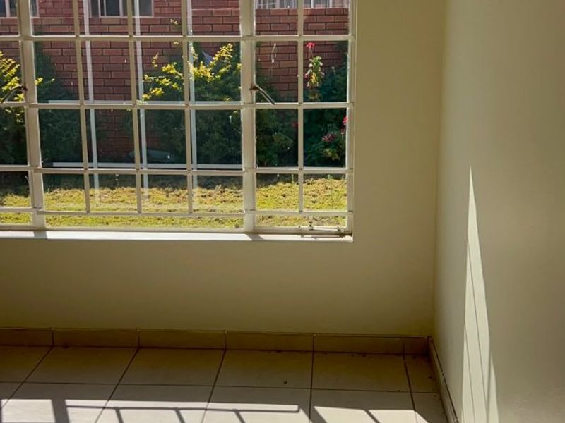  2-Bedroom Apartment to Rent in Arabella Complex - Photo 8