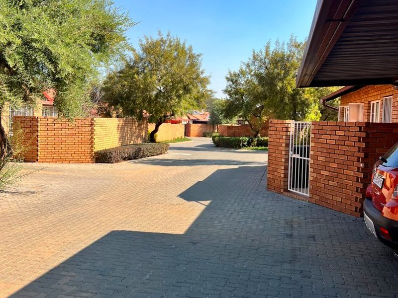  2-Bedroom Apartment to Rent in Arabella Complex - Photo 9