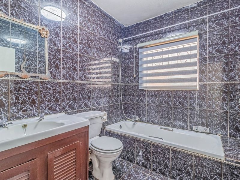 Secure & Stylish 2-Bedroom Townhouse – Perfect for First-Time Buyers or Downsizers! - Photo 3