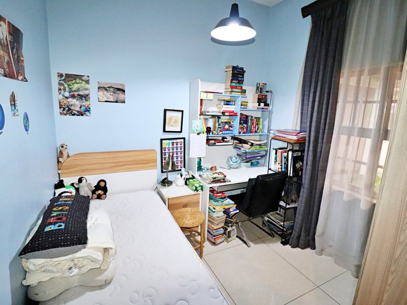 Spacious Ground Floor 3-Bedroom Townhouse in a Secure Complex! - Photo 8