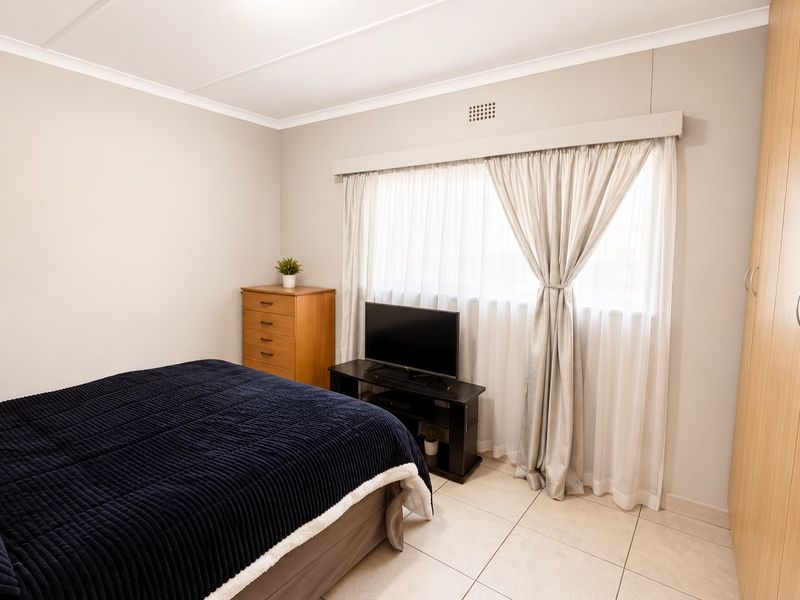 3 Bedrooms home for sale in Sasolburg close to high school and primary school  - Photo 4