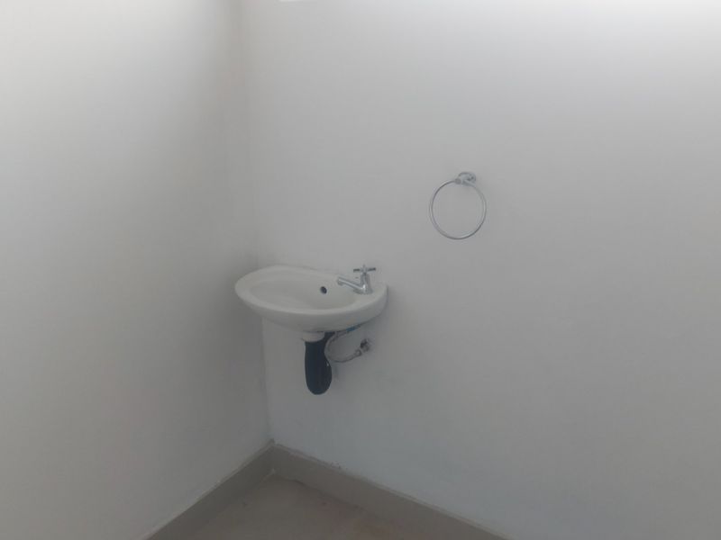 Commercial property for Spa or Salon or both - Photo 8