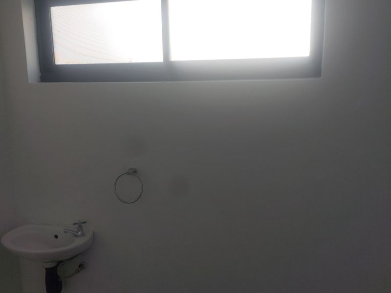 Commercial property for Spa or Salon or both - Photo 9