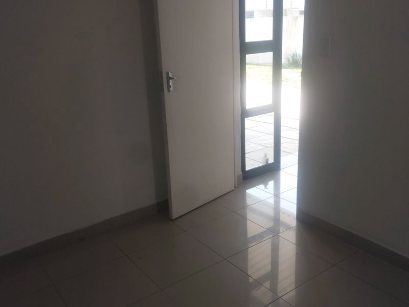 Commercial property for Spa or Salon or both - Photo 3