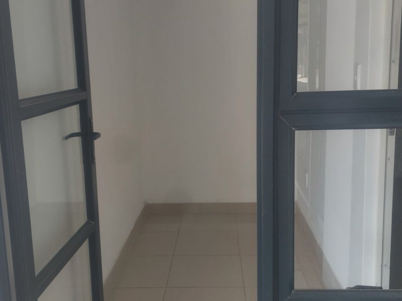 Commercial property for Spa or Salon or both - Photo 2