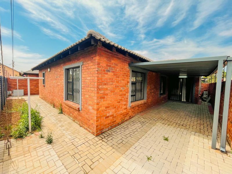 House for Rent in Brackenhurst !! - Photo 3