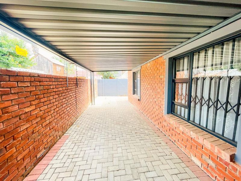 House for Rent in Brackenhurst !! - Photo 4