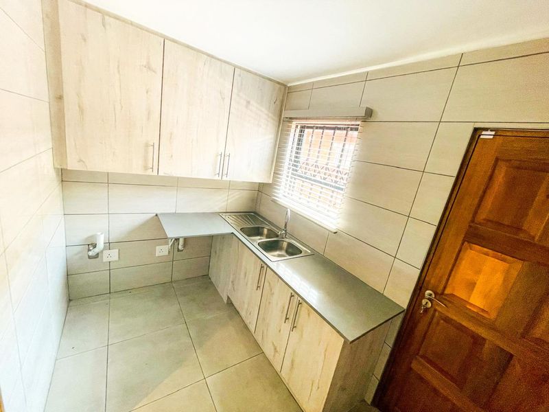 House for Rent in Brackenhurst !! - Photo 10
