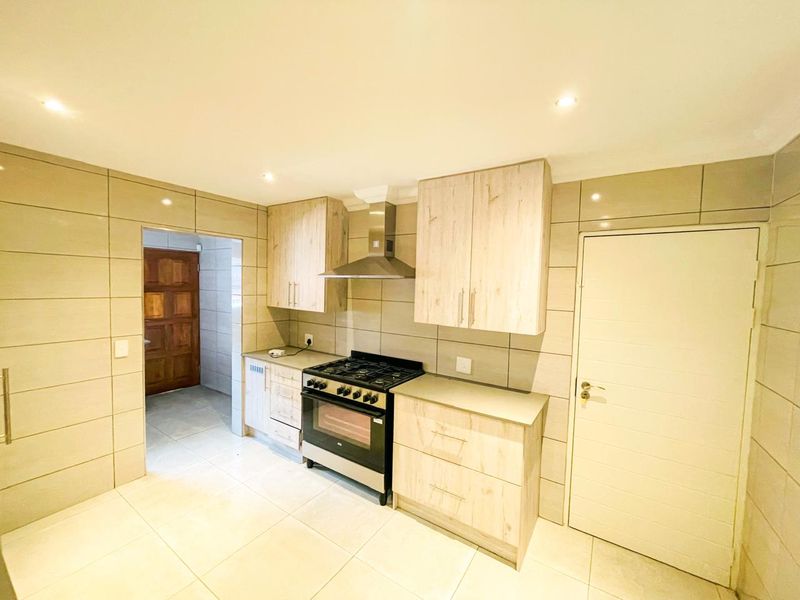 House for Rent in Brackenhurst !! - Photo 9