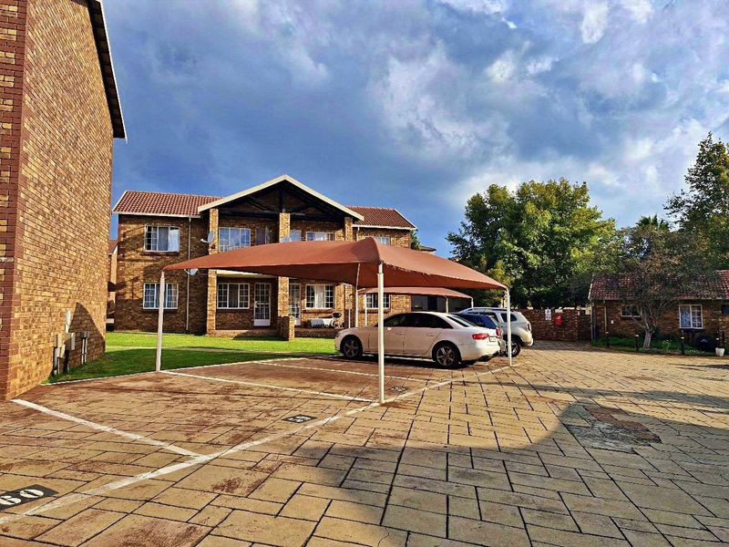 Modern 2-Bedroom Apartment to Rent in Die Hoewes - Photo 4