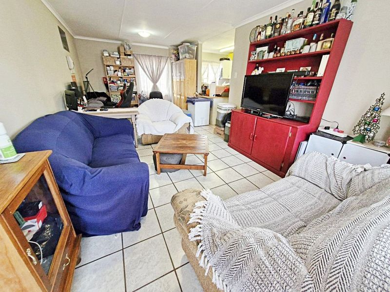 Modern 2-Bedroom Apartment to Rent in Die Hoewes - Photo 5