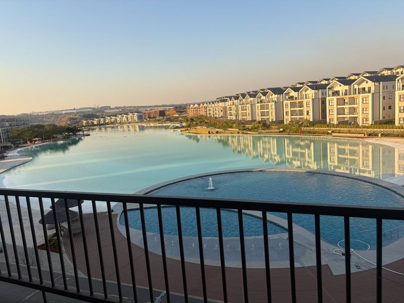 3 Bedroom 2 Bathroom Penthouse For Rent - Photo 1