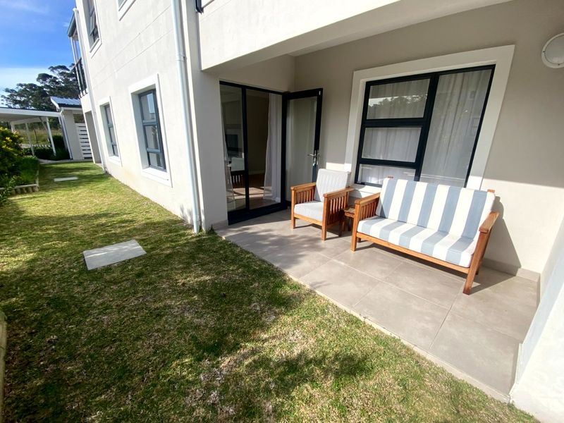 Sunny and Modern 2 Bedroom Ground-floor Apartment - Photo 7