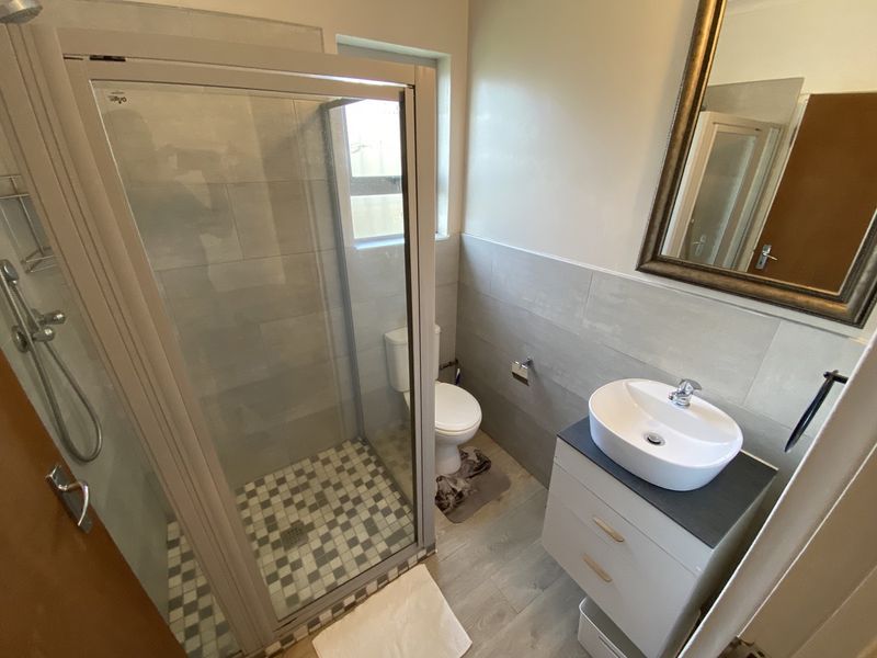 1 Bedroom Furnished Flat - Photo 10